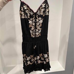 VENUS Black Dress with Floral Embroidery